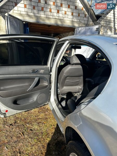 Лифтбек Skoda Superb 2006 в Житомире