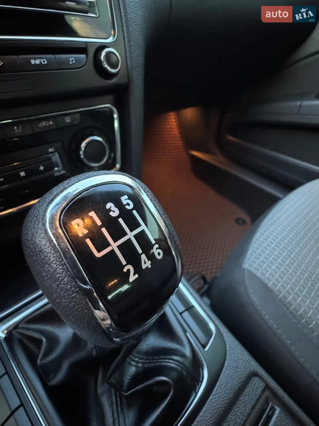 2012 Skoda Superb - мініатюра 22