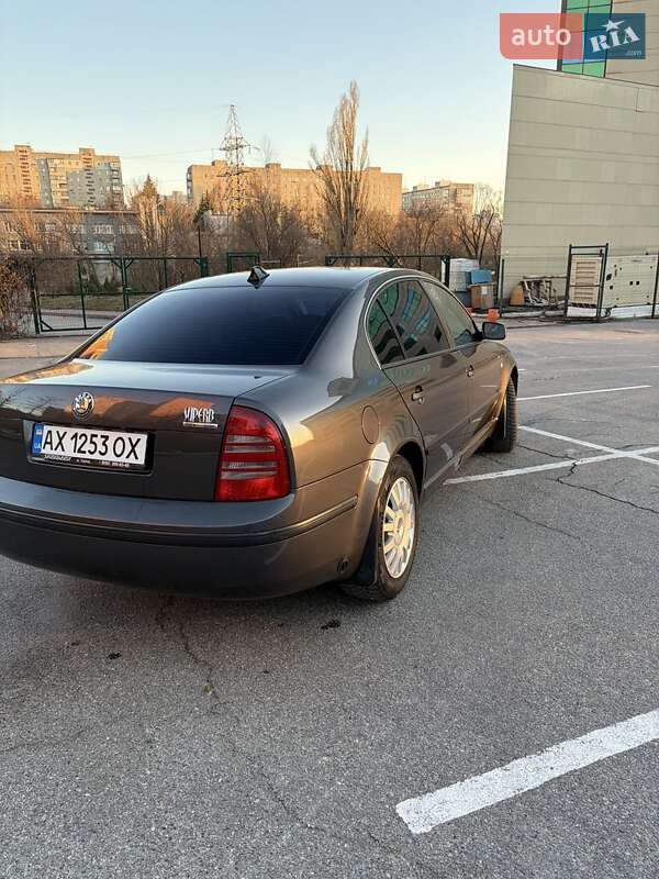 Лифтбек Skoda Superb 2006 в Харькове