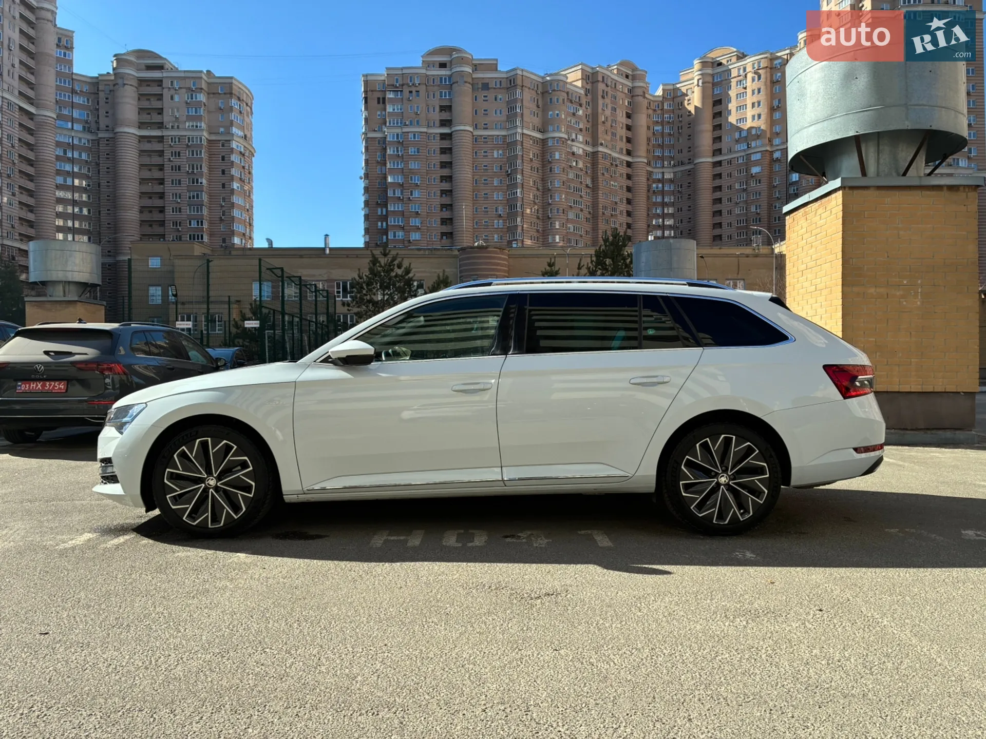 2023 Skoda Superb - фото 1