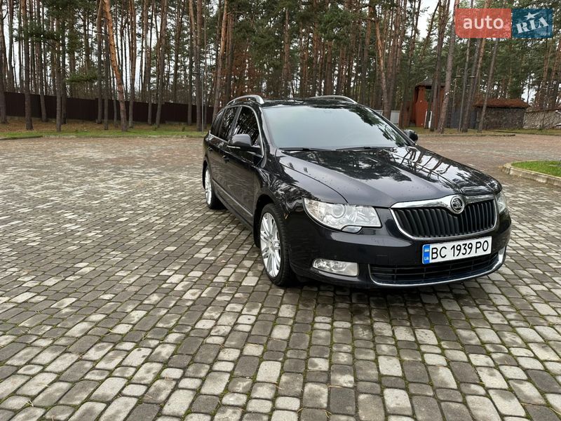 Універсал Skoda Superb 2011 в Новояворівську