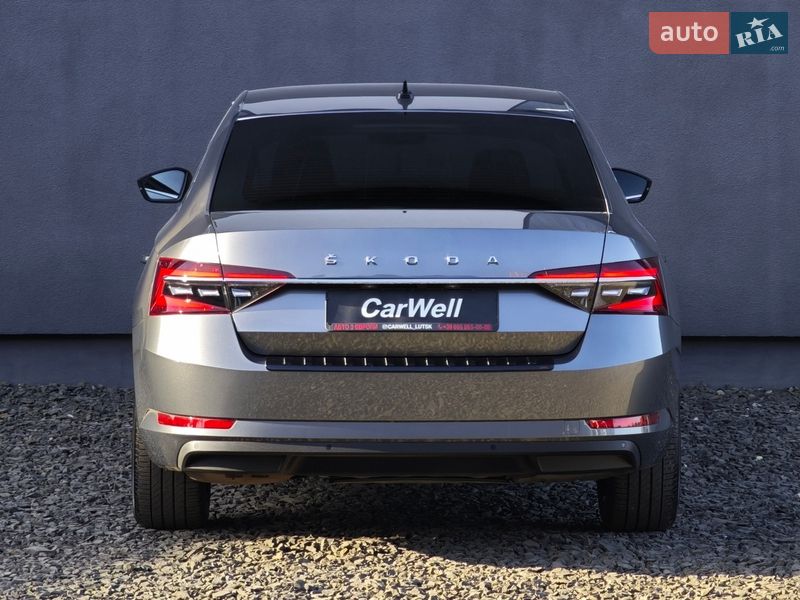 Лифтбек Skoda Superb 2022 в Луцке