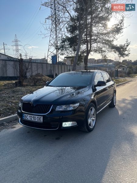 Седан Skoda Superb 2009 в Новояворівську
