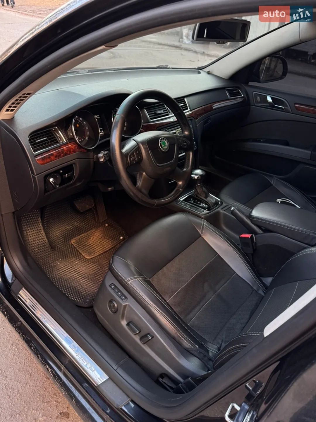 2010 Skoda Superb - мініатюра 8