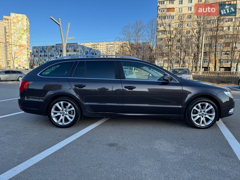 Універсал Skoda Superb 2011 в Харкові