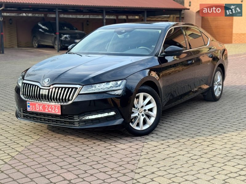 Лифтбек Skoda Superb 2023 в Мукачево
