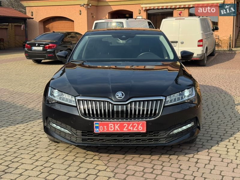 Лифтбек Skoda Superb 2023 в Мукачево