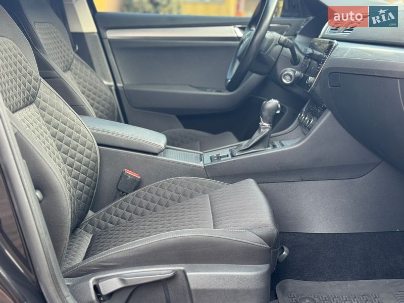 Лифтбек Skoda Superb 2023 в Мукачево