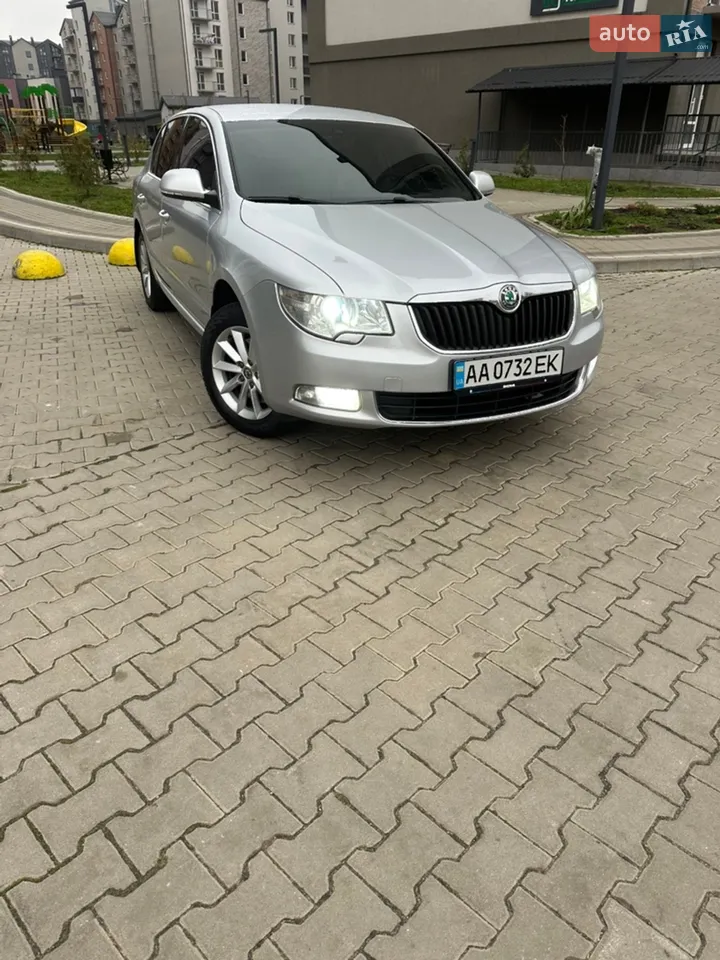 2010 Skoda Superb - мініатюра 21