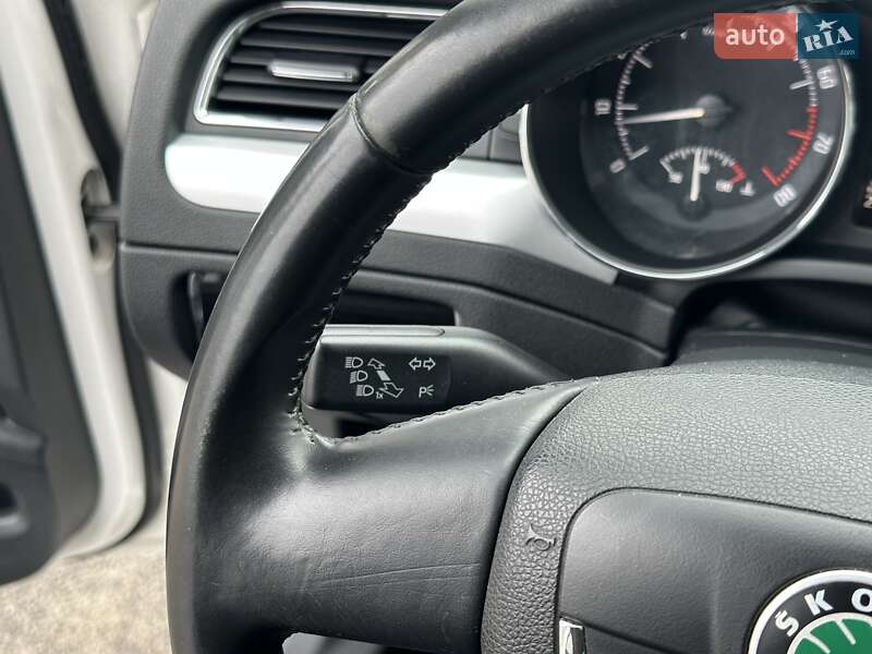 Ліфтбек Skoda Superb 2012 в Києві фото 19 Ліфтбек Skoda Superb 2012 в Києві