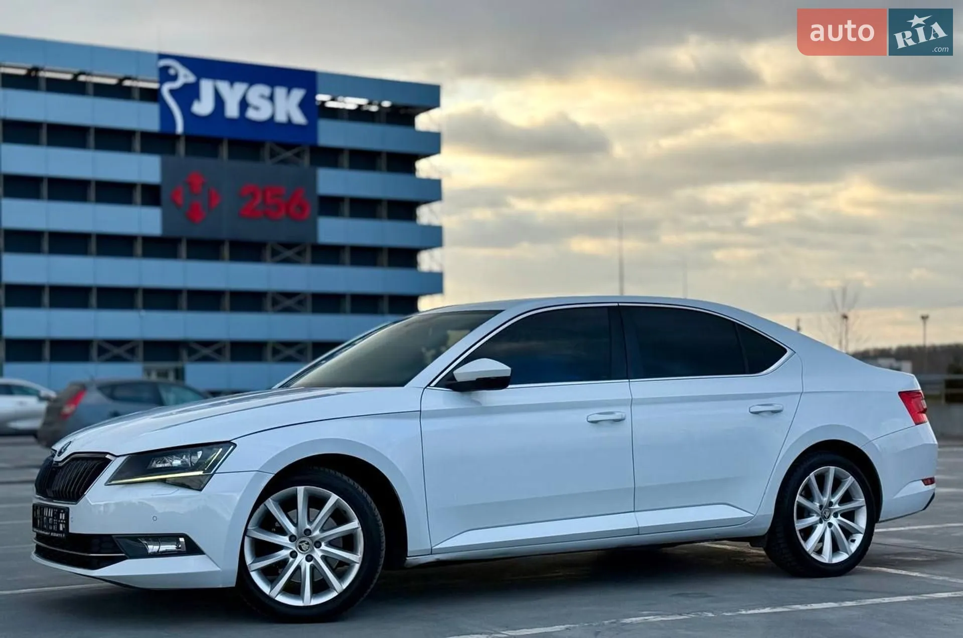 2015 Skoda Superb - мініатюра 13