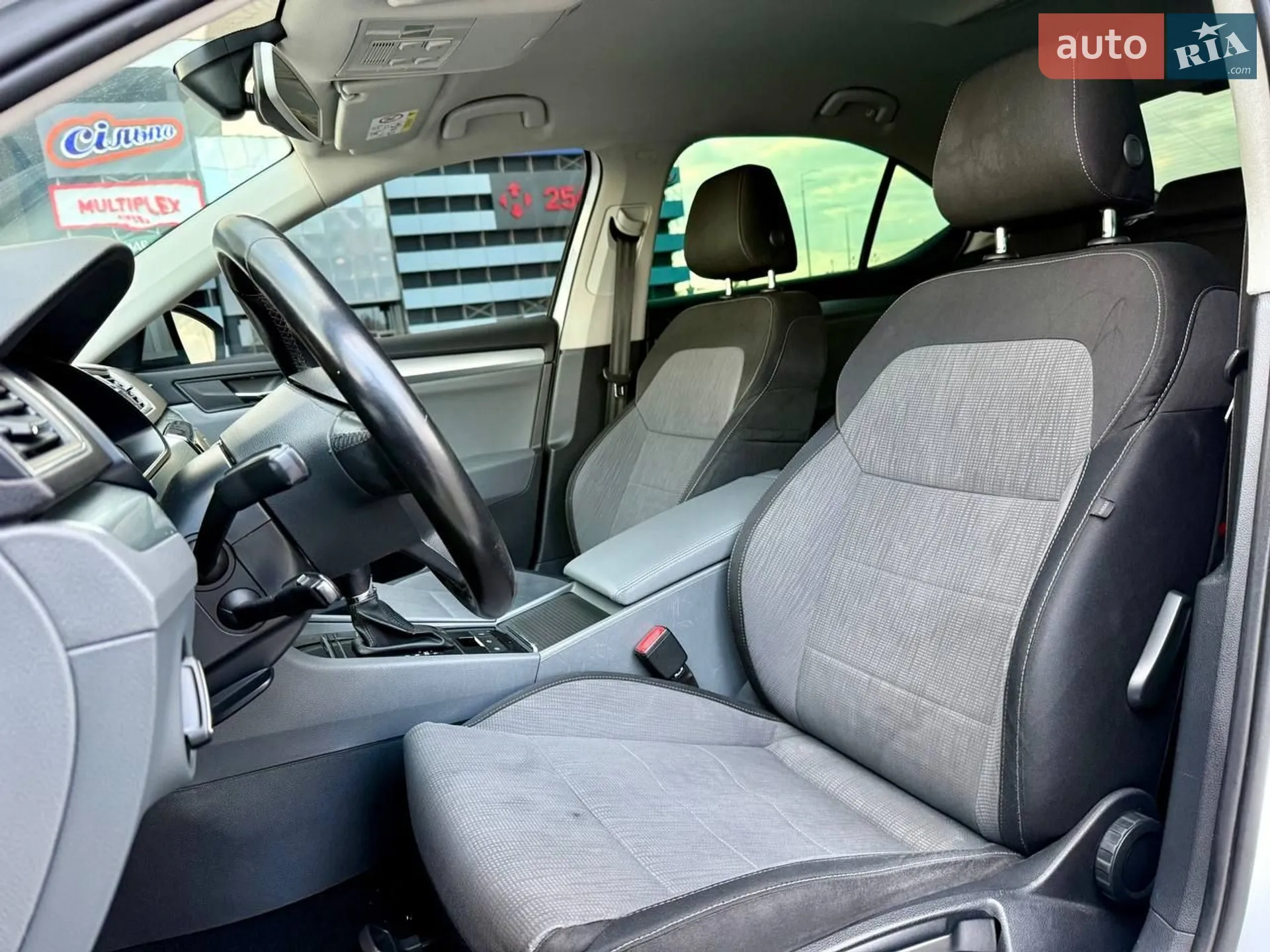 2015 Skoda Superb - мініатюра 21