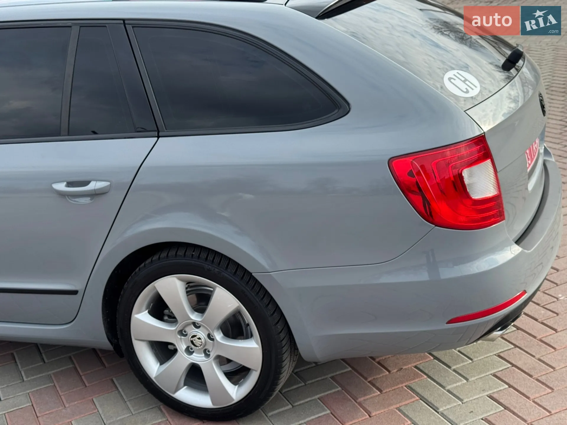 2011 Skoda Superb - мініатюра 7