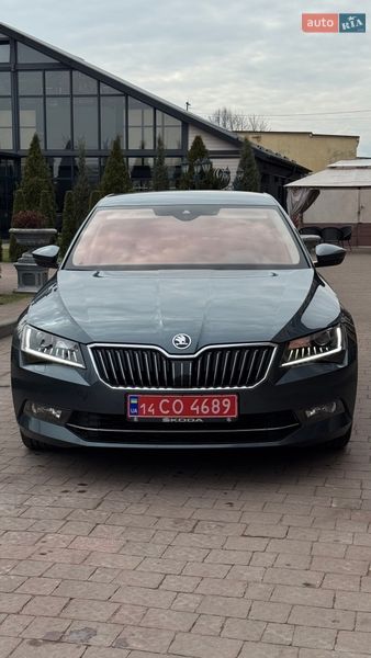 Ліфтбек Skoda Superb 2016 в Стрию