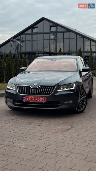 Ліфтбек Skoda Superb 2016 в Стрию