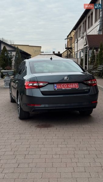 Ліфтбек Skoda Superb 2016 в Стрию
