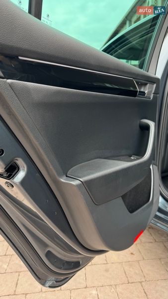 Ліфтбек Skoda Superb 2016 в Стрию