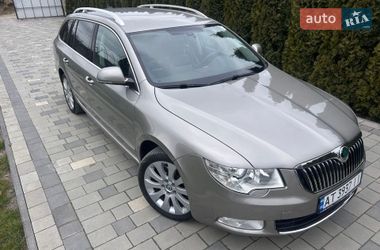 Универсал Skoda Superb 2011 в Бурштыне