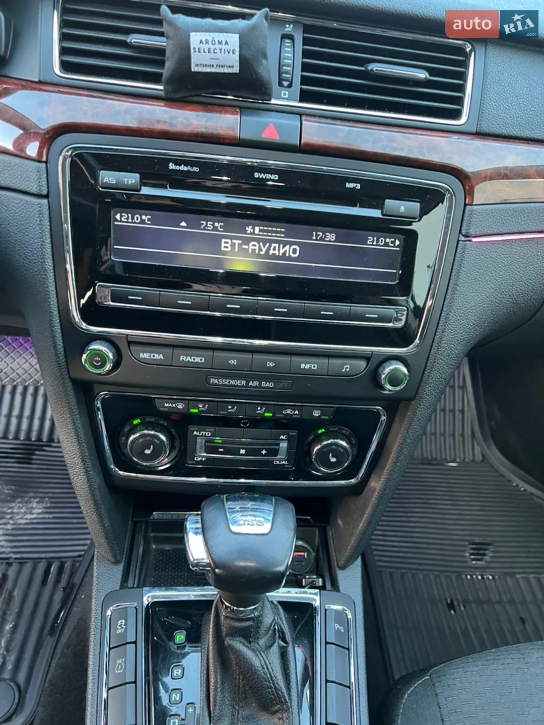 2011 Skoda Superb - мініатюра 10
