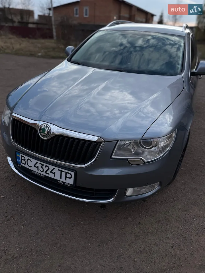 2010 Skoda Superb - мініатюра 15