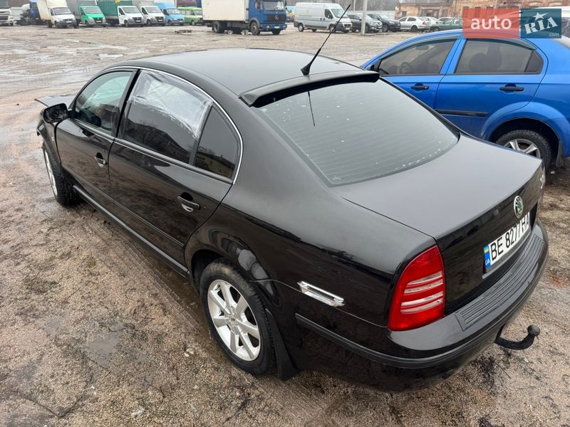 Лифтбек Skoda Superb 2006 в Кропивницком