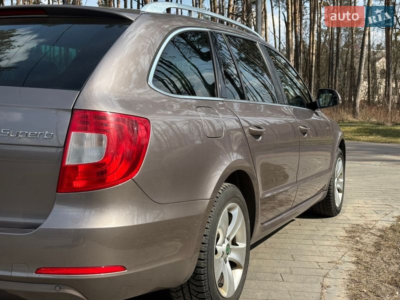 Универсал Skoda Superb 2010 в Житомире