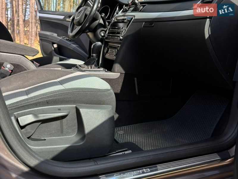 Универсал Skoda Superb 2010 в Житомире