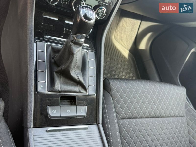 Универсал Skoda Superb 2018 в Хусте