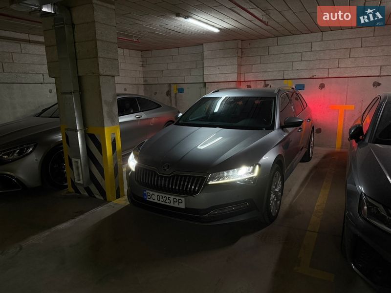 Универсал Skoda Superb 2020 в Львове