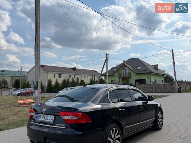 Лифтбек Skoda Superb 2014 в Ровно
