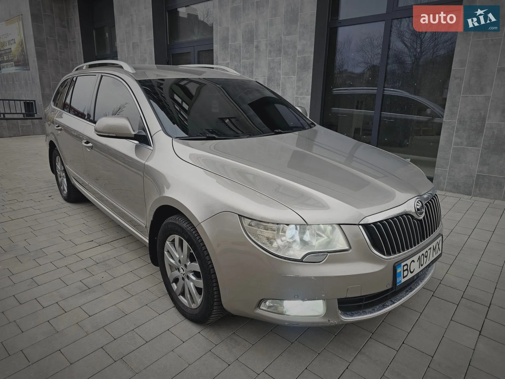 2010 Skoda Superb - мініатюра 8