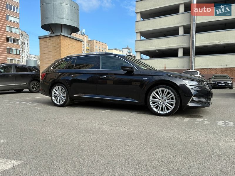 Универсал Skoda Superb 2022 в Киеве