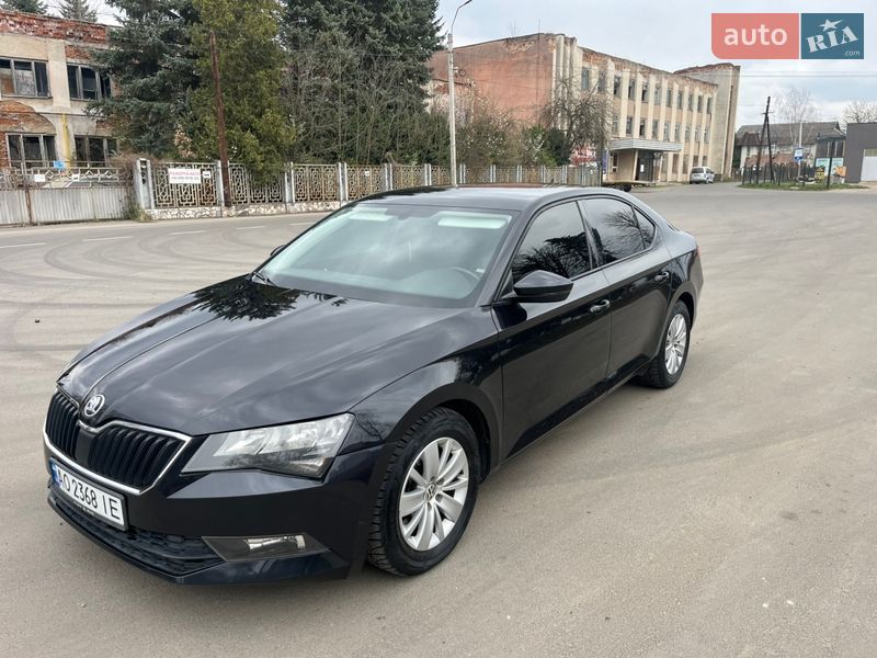Ліфтбек Skoda Superb 2017 в Тячеві