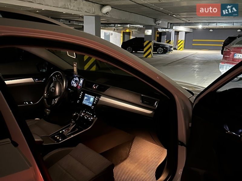 Универсал Skoda Superb 2015 в Хмельницком