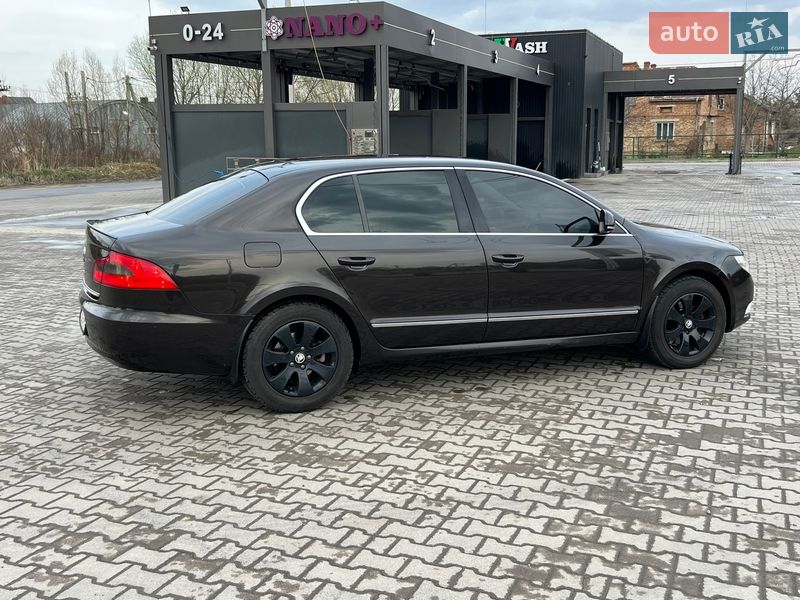 Лифтбек Skoda Superb 2013 в Шептицькому