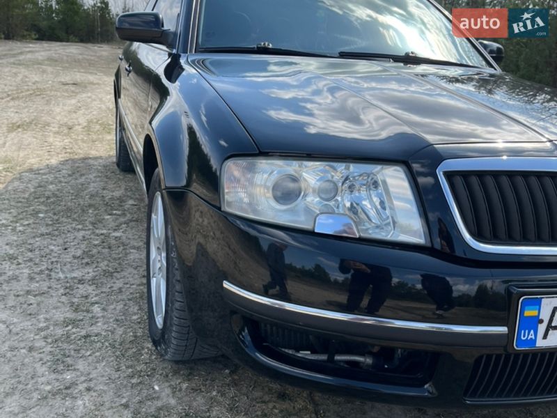 Лифтбек Skoda Superb 2004 в Луцке