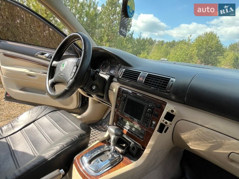 Лифтбек Skoda Superb 2004 в Луцке