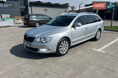 Універсал Skoda Superb 2010 в Луцьку