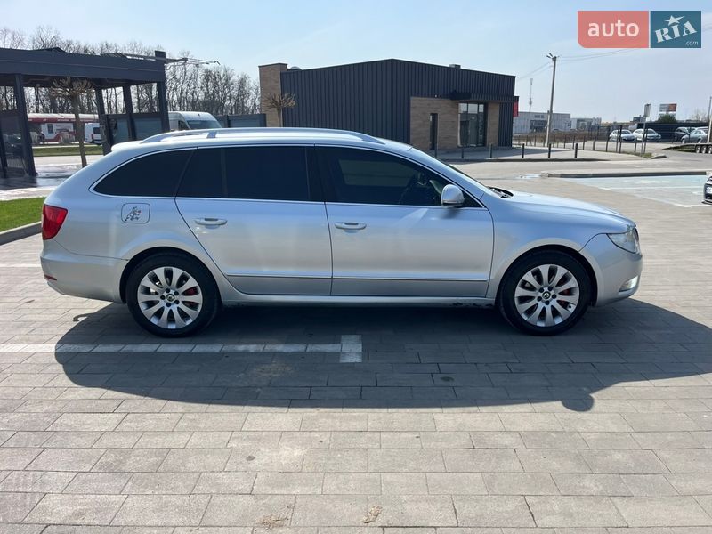 Универсал Skoda Superb 2010 в Луцке