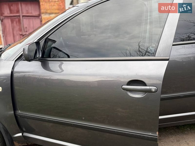 Лифтбек Skoda Superb 2004 в Хороле фото 5 Лифтбек Skoda Superb 2004 в Хороле