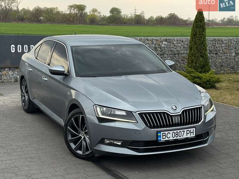 Лифтбек Skoda Superb 2015 в Мукачево