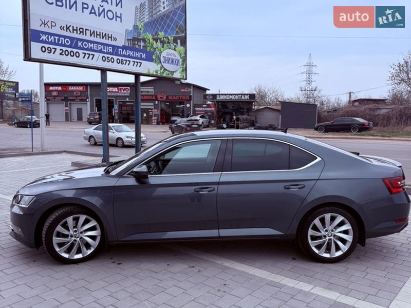 Лифтбек Skoda Superb 2017 в Ивано-Франковске