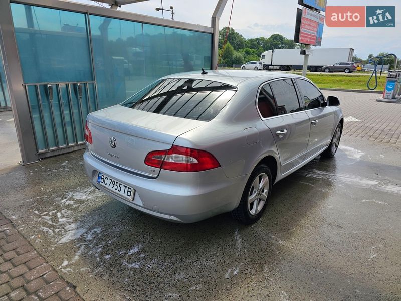 Ліфтбек Skoda Superb 2010 в Львові