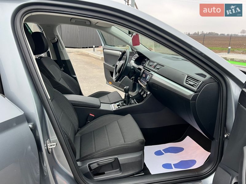 Универсал Skoda Superb 2017 в Ровно