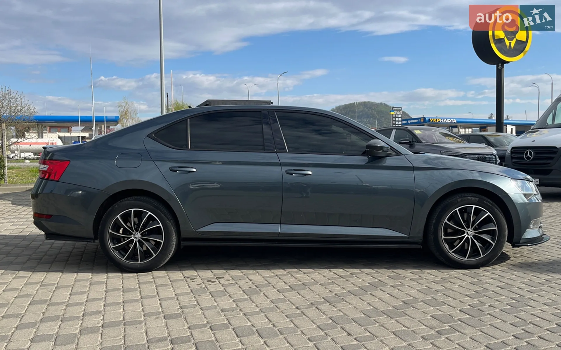 2016 Skoda Superb - мініатюра 8