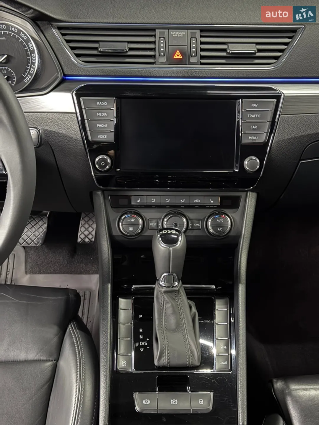 2017 Skoda Superb - мініатюра 15