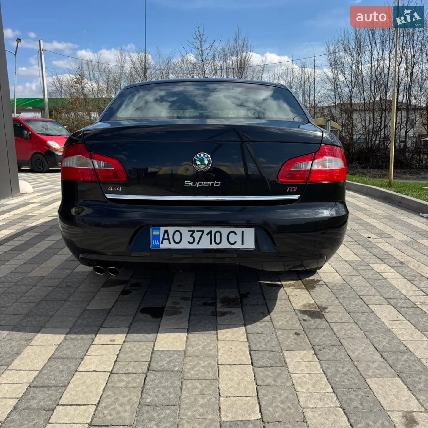 2010 Skoda Superb - мініатюра 8