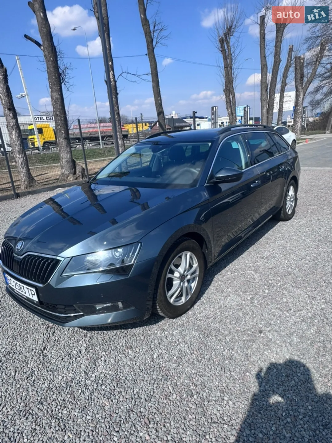 2019 Skoda Superb - мініатюра 2