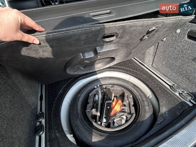 Універсал Skoda Superb 2012 в Бурштині