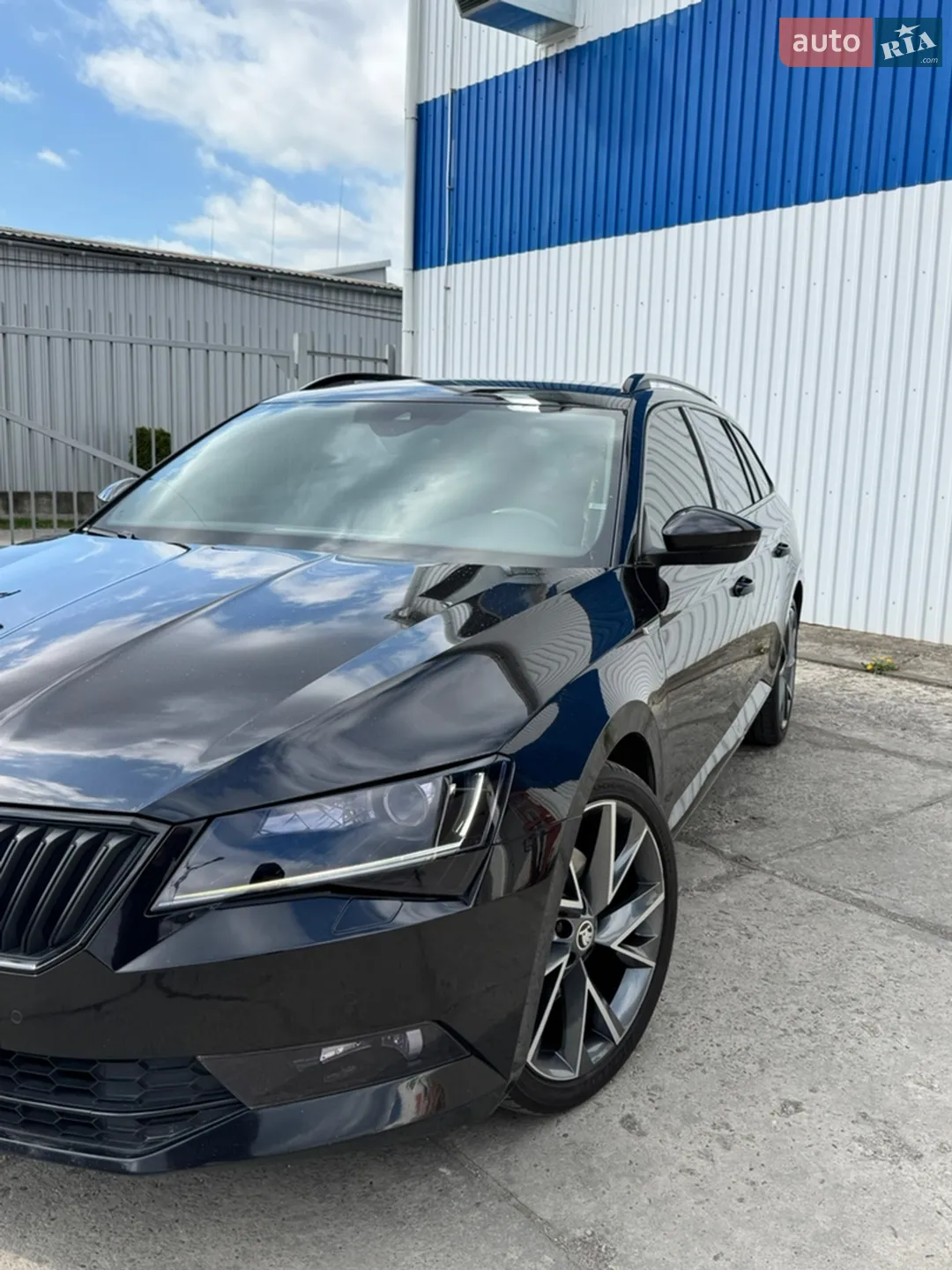 2017 Skoda Superb - мініатюра 2